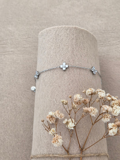Armband met bloemetjes