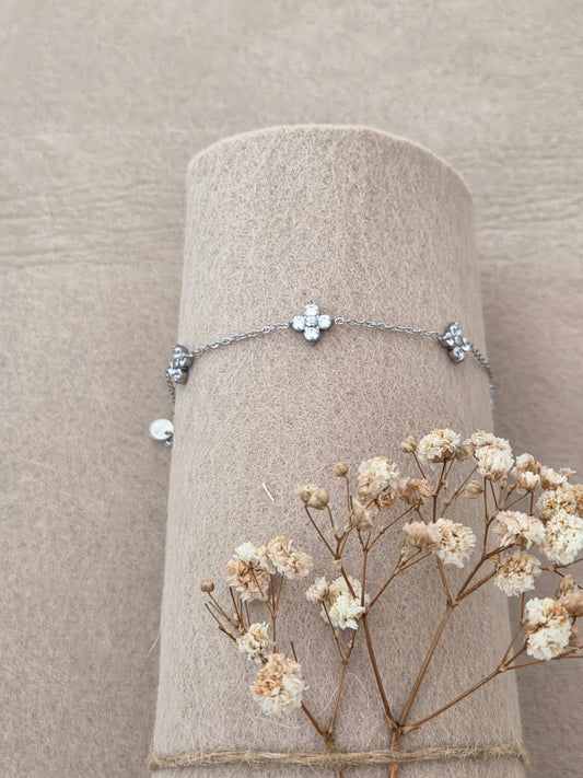 Armband met bloemetjes